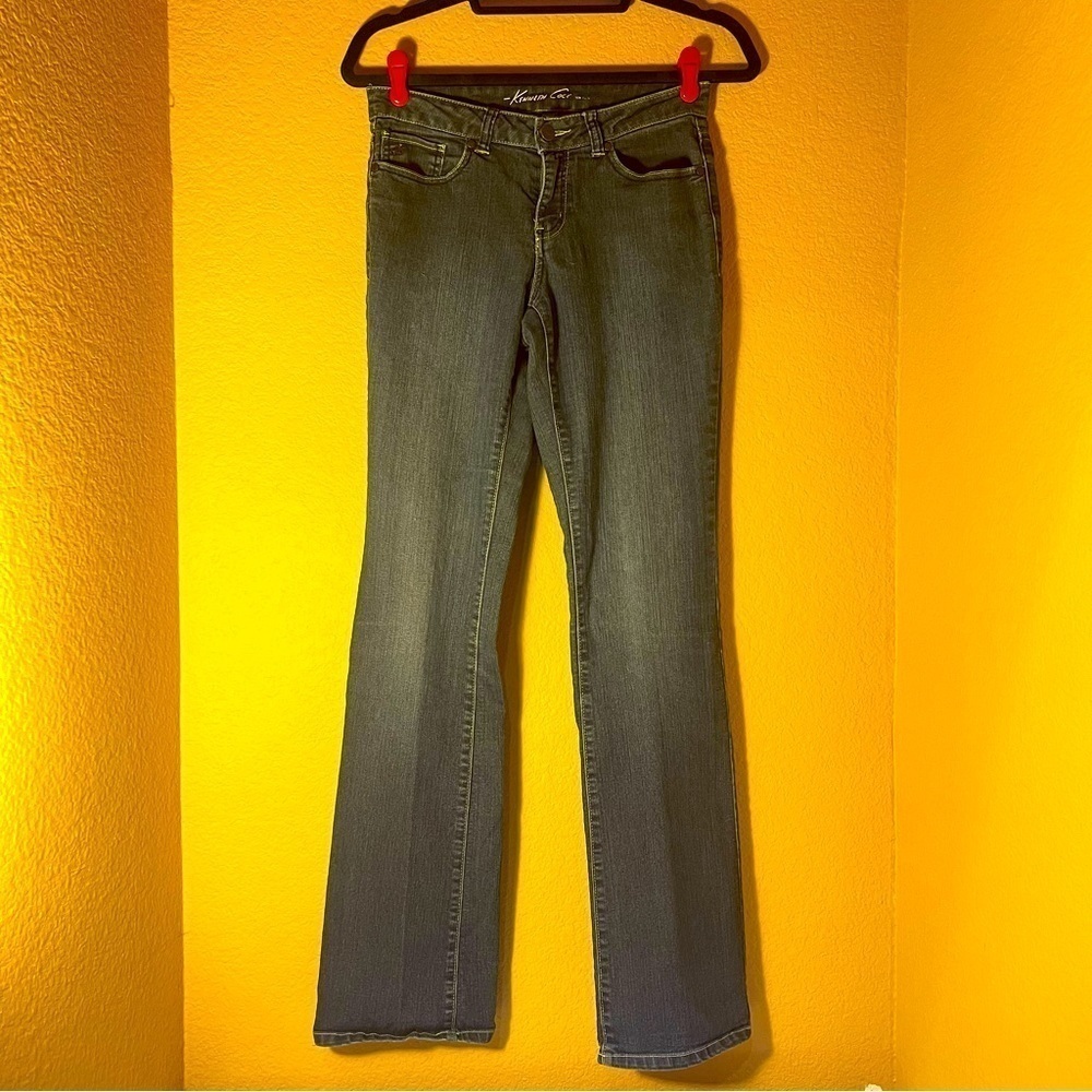 Kenneth COLE Boot Cut Jeans Size 26 Preloved with Some Wear Stretchy Light Denim